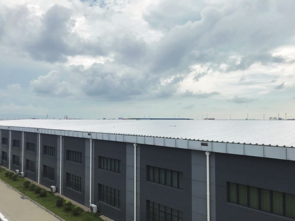 obniżenie kosztów instalacji o 500 000 USD dzieki zastosowaniu chłodzenia pasywnego na etapie projektu